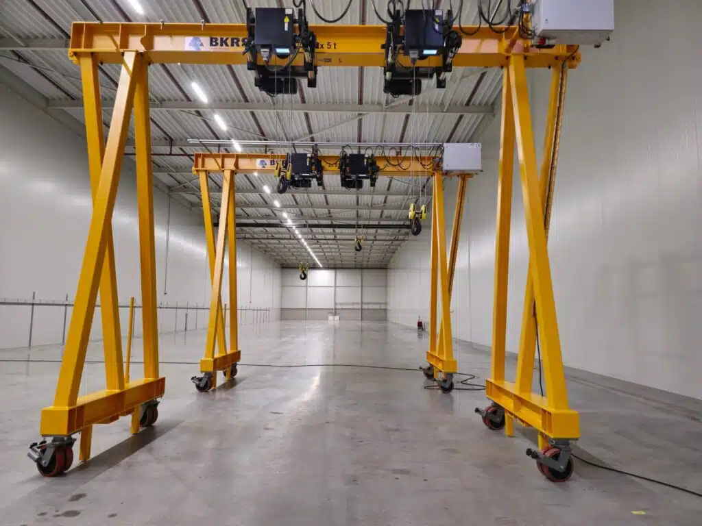 Vooraanzicht mobiele portaalkranen